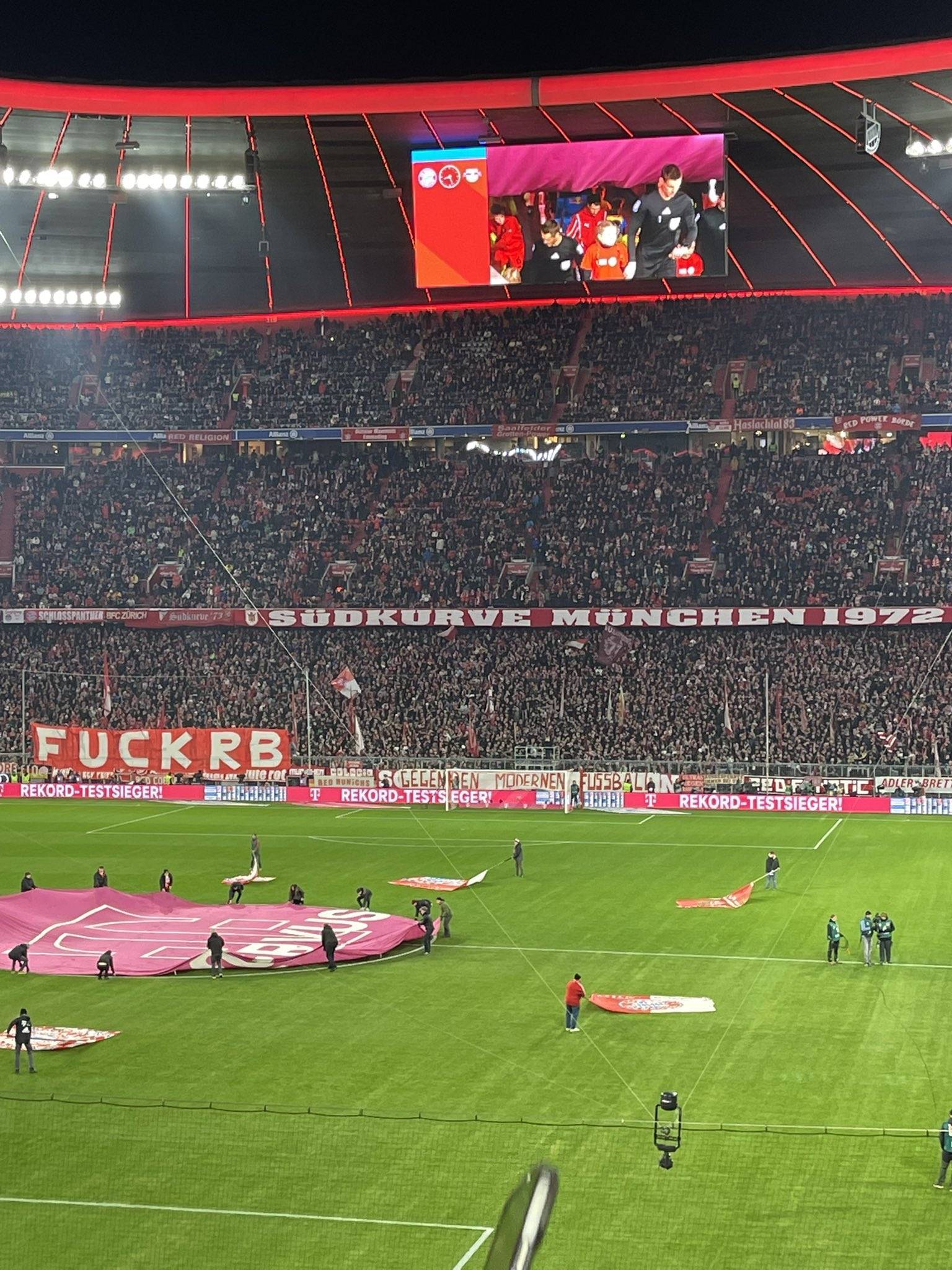 欧宝体育官网 -拜仁莱比锡展开生死对决，最终守住胜利